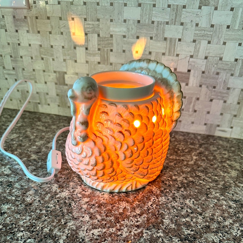 Scentsy Tom Full-Size Warmer